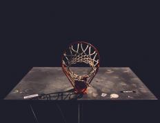 开云体育-中国的广厦，丹佛的约基奇，一场横跨万里的压制哲学