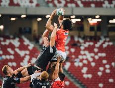 开云体育官方网站-黑马破夜，布伦森的幽灵一击，如何让F1街道赛王座易主？