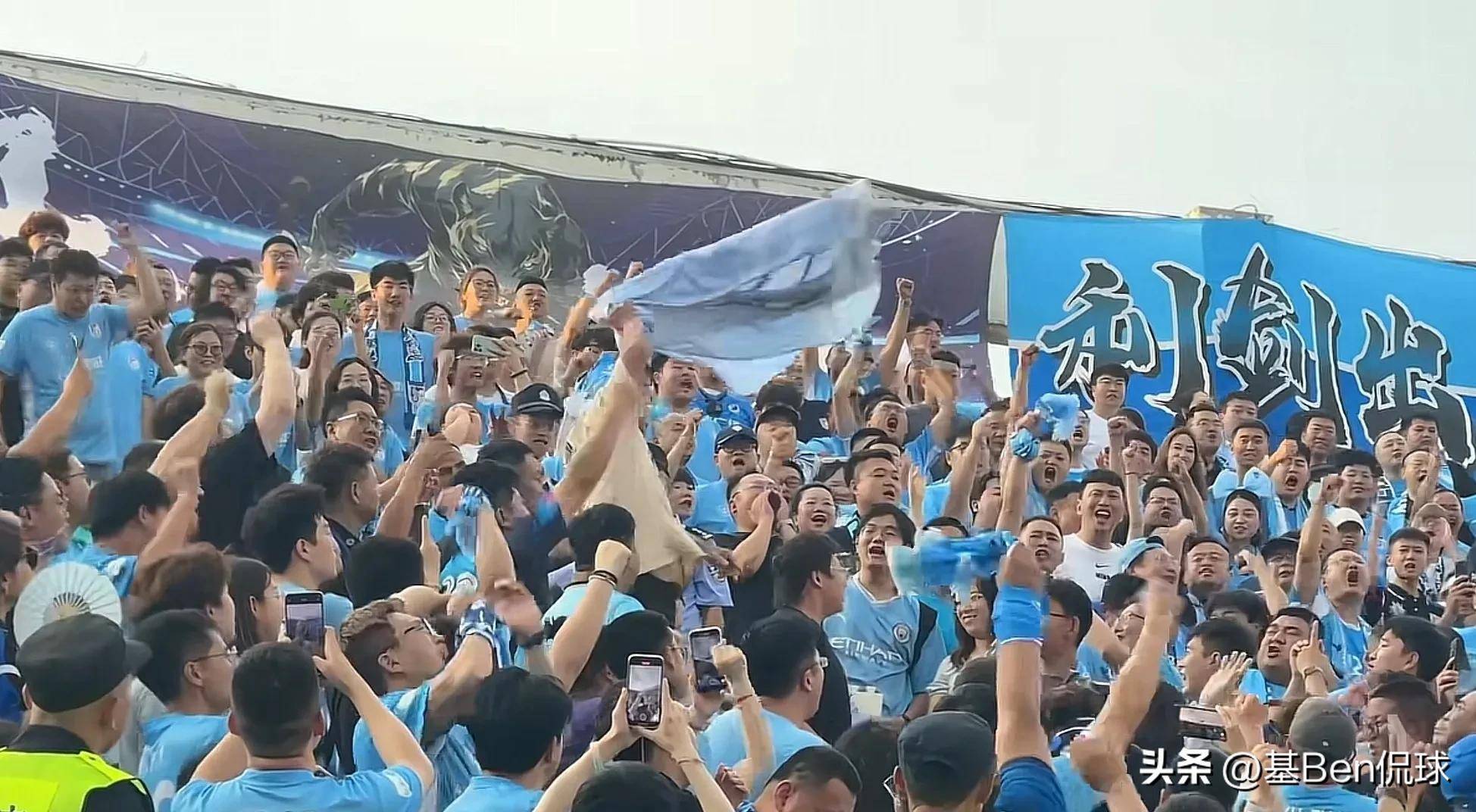 开云APP-长春亚泰球迷热情高涨，支持团队取得胜利的简单介绍