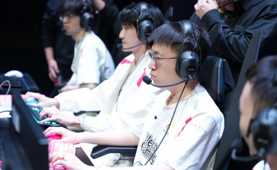 开云体育中国-FNC碾压T1，Scout完成史诗逆转激烈交锋淘汰赛，留下经典瞬间