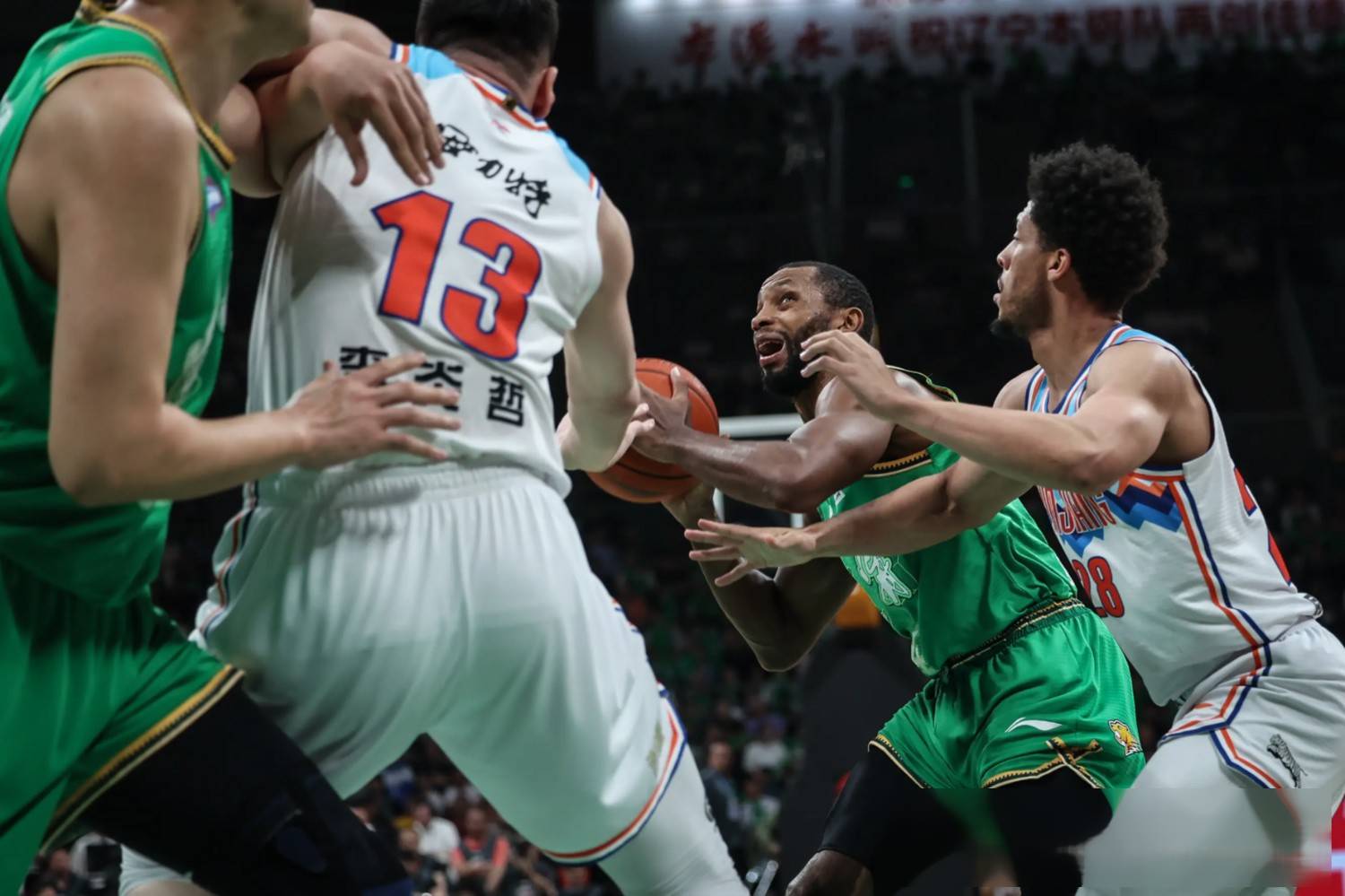 开云体育登录-猛龙外援受伤，球队战斗力下降的简单介绍