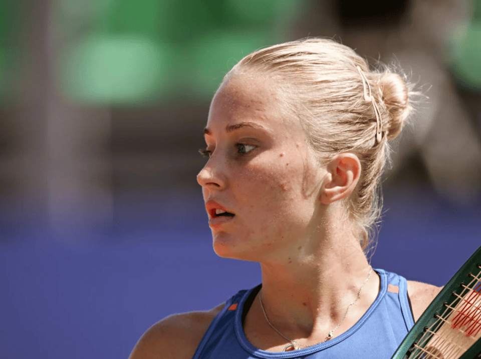 开云官网-俄罗斯跳水选手惊艳一跃，夺冠成功