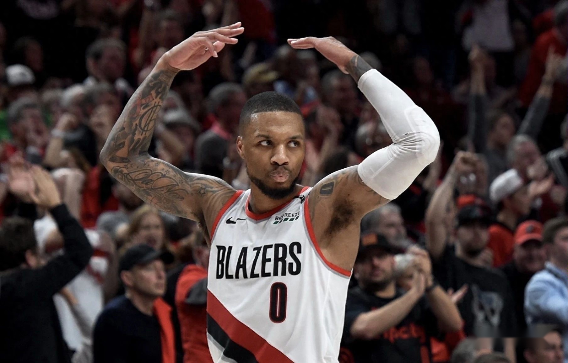 开云体育下载-开拓者力克快船稳住前四名，利拉德高效进攻发挥作用