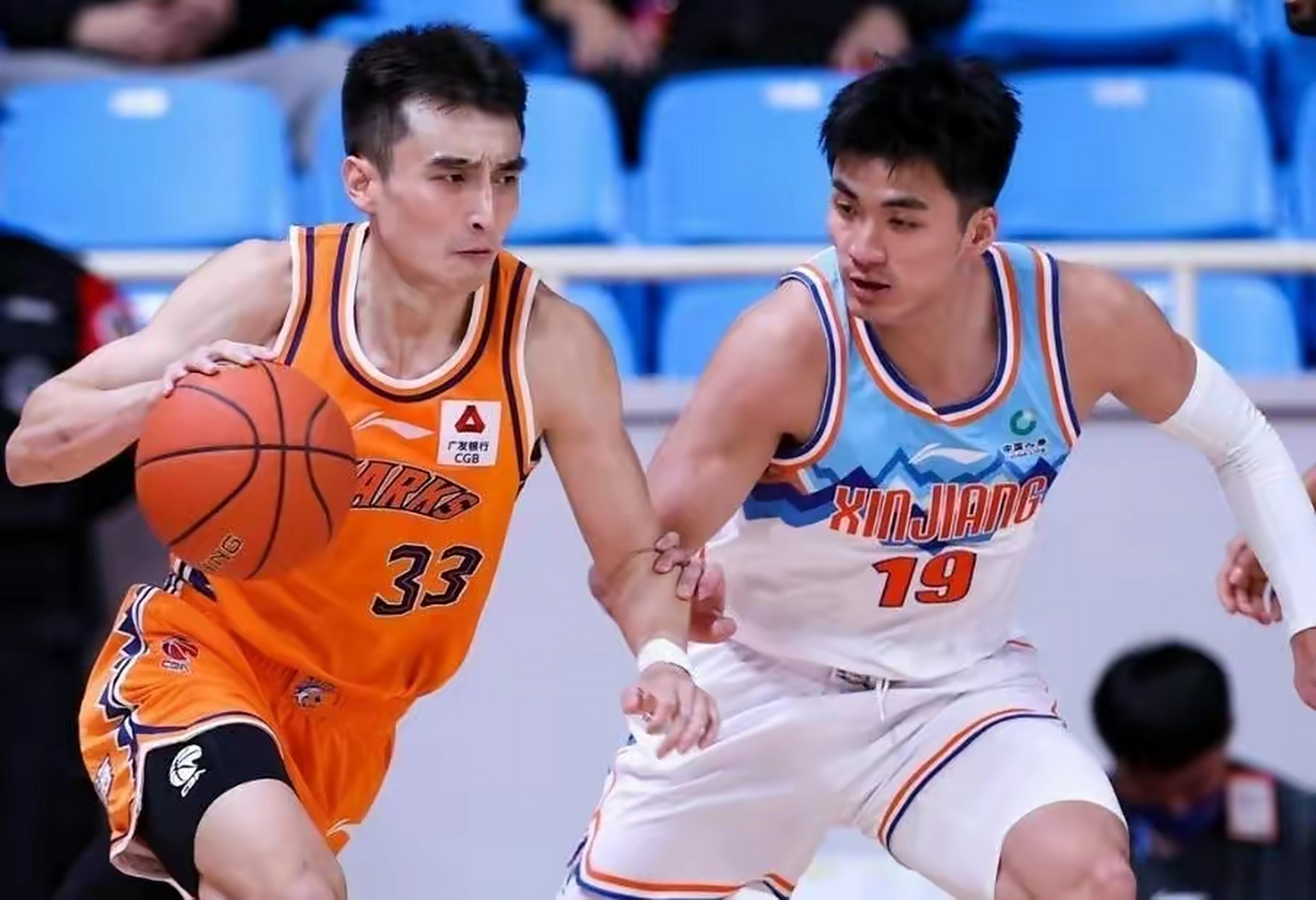 开云体育官网-球员表现出色,帮助球队取得胜利