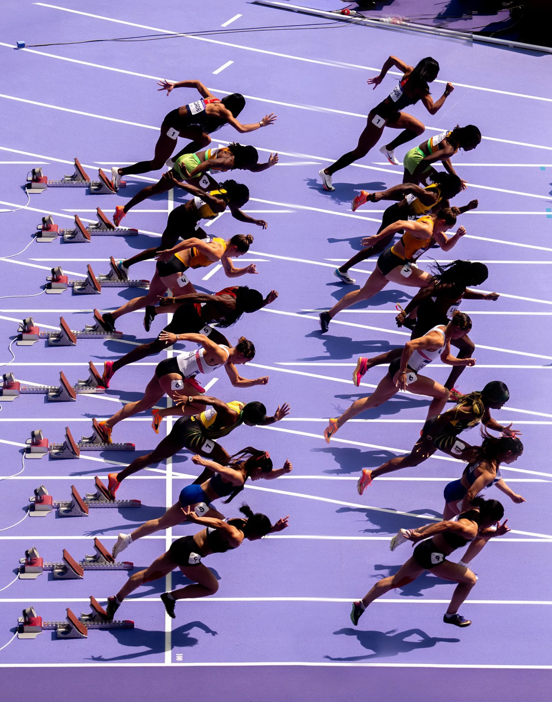 开云体育在线-运动员们在比赛中展现出的团队合作精神和个人拼搏精神