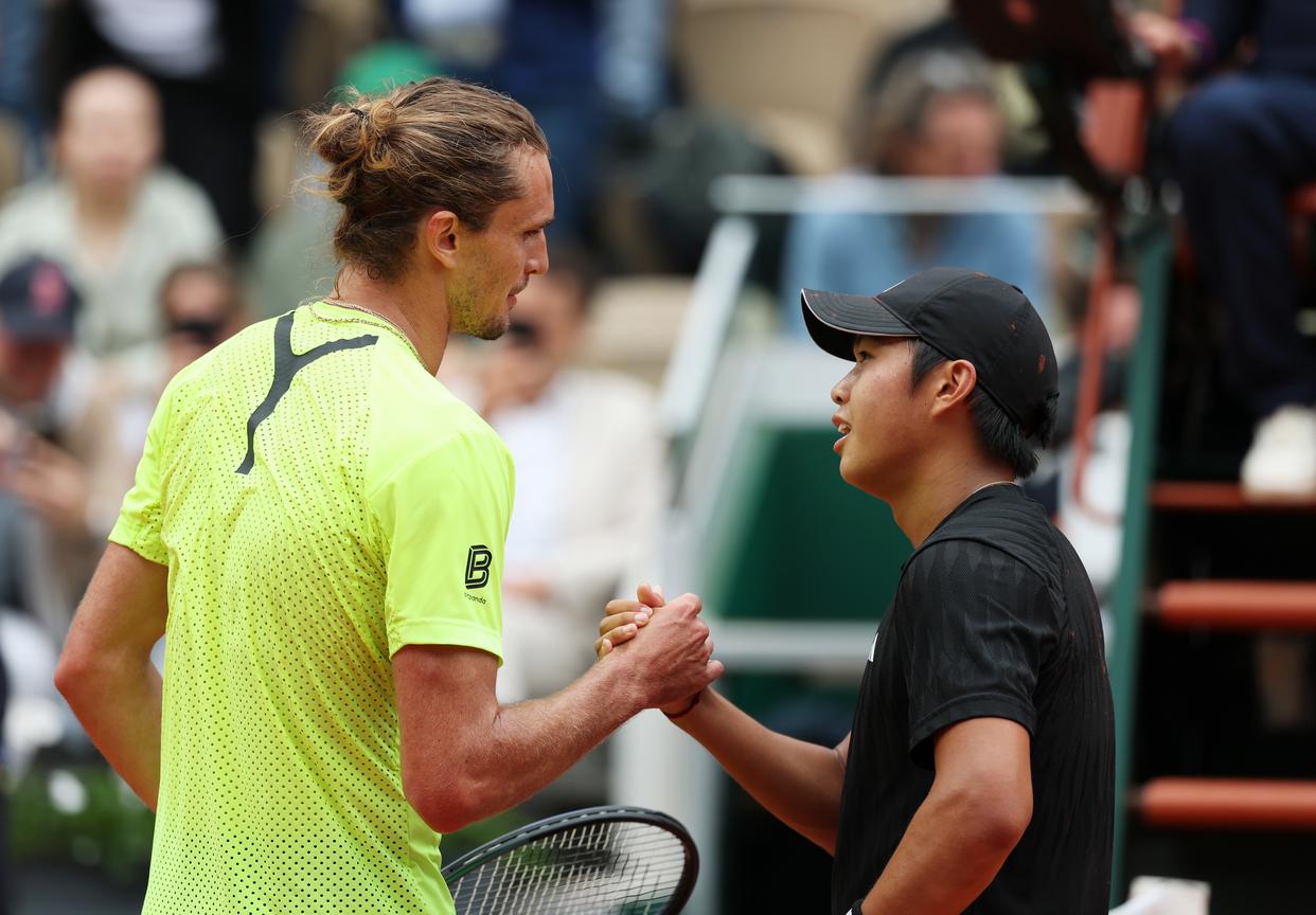 开云体育登录-关于世界网球队血洗法国网球队，兹维列夫关键制胜的信息