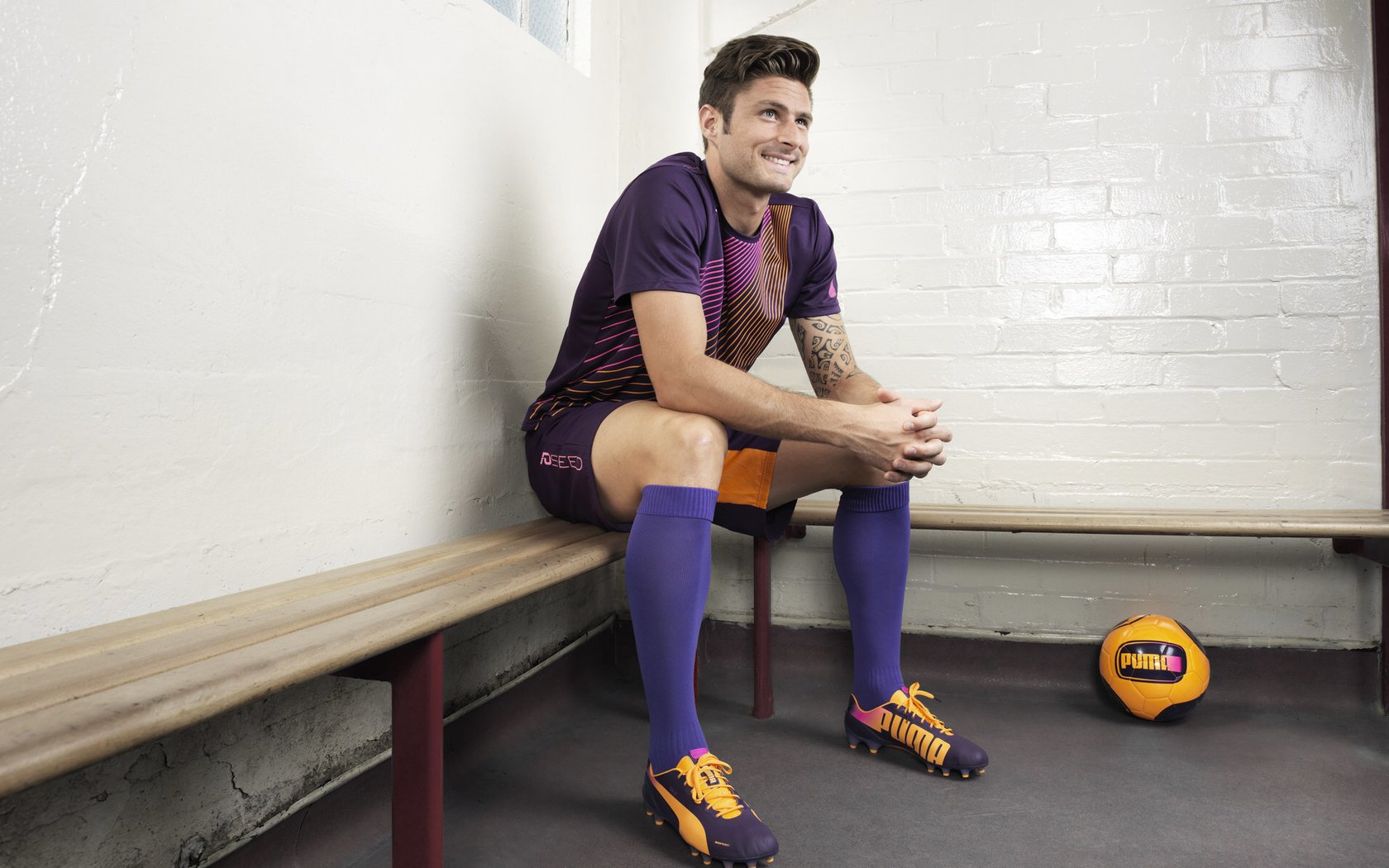 开云体育官方网站-无冕者的阶梯，当英格拉姆在众神殿的注视下凿开存在